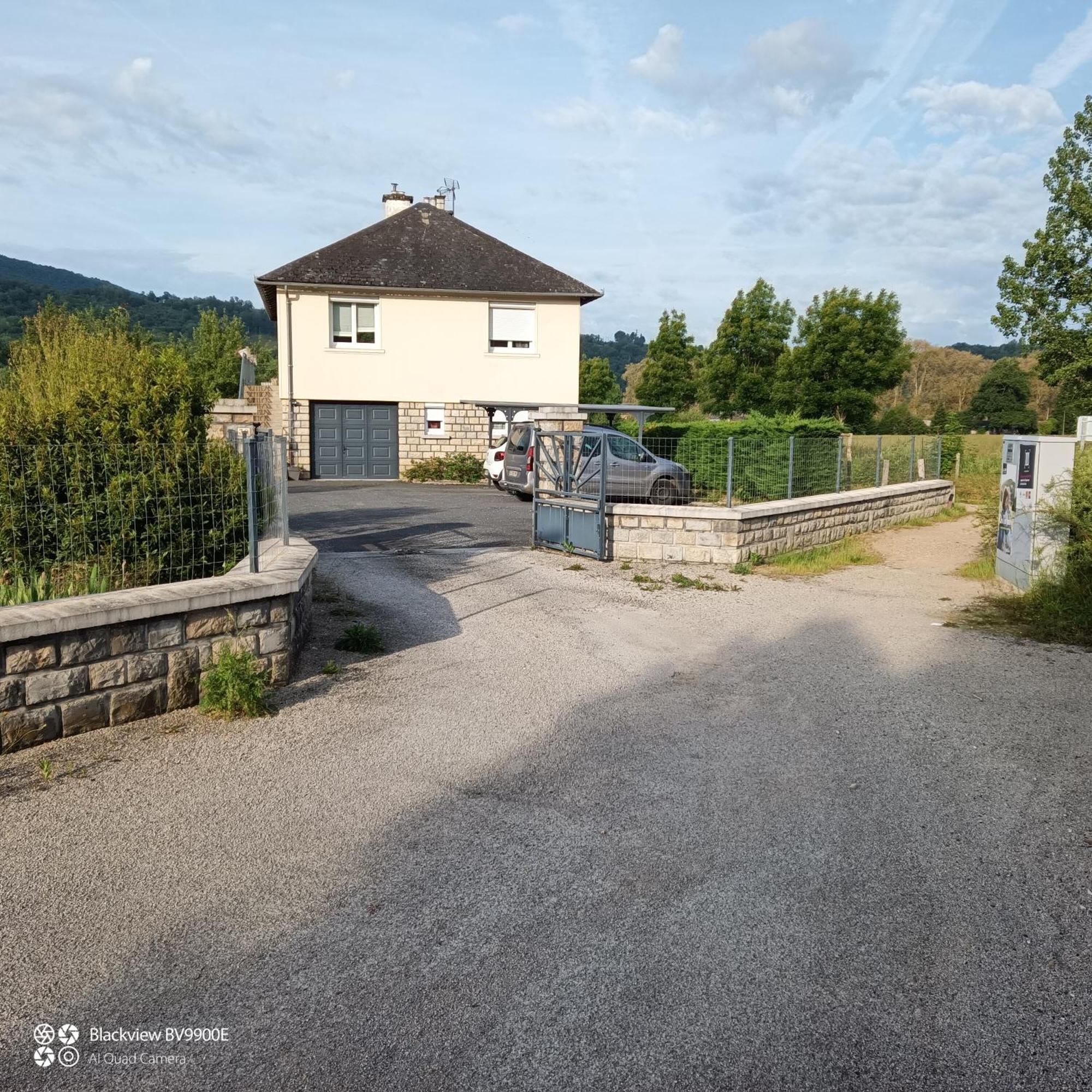 La Clematite D'Olt Apartment Saint-Côme-dʼOlt Exterior foto
